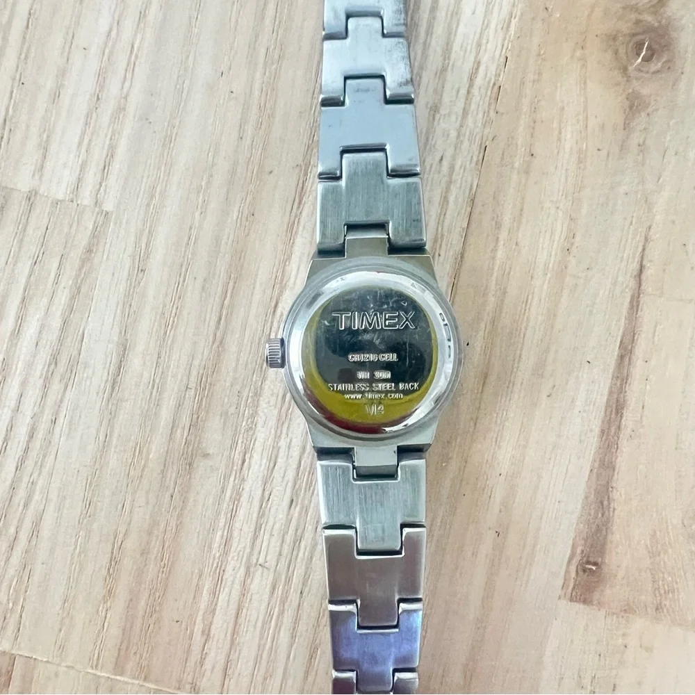 Timex ladies silver tone dress watch NEW BATTERY